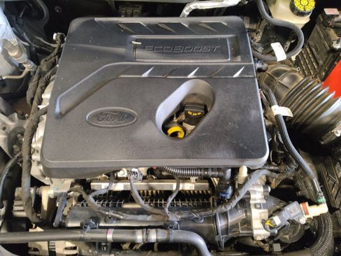 Used 2020 Ford Escape SE image 30