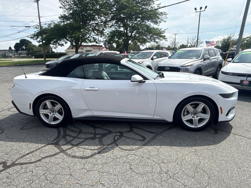 Used 2026 Ford Mustang Premium RWD image 4
