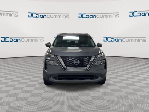 Used 2022 Nissan Rogue SV w/ SV Premium Package FWD image 3