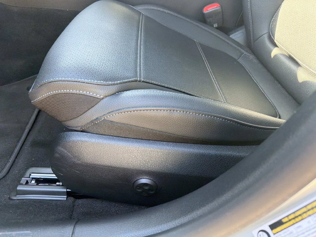 Used 2025 Mercedes-Benz C 300 Sedan image 17