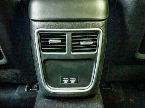 Used 2019 Dodge Charger SXT AWD/4WD image 15