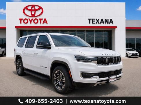 Used 2024 Jeep Wagoneer Series II w/ Flexible Seating Group AWD/4WD image 1