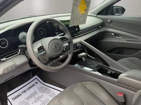 Used 2021 Hyundai Elantra SEL w/ Convenience + Premium Package FWD image 10