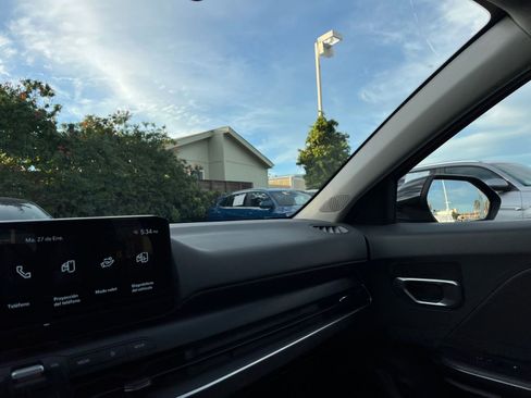 Used 2025 Kia K4 LXS image 36