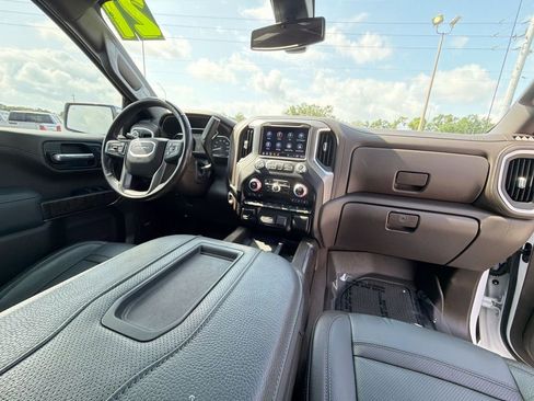 Used 2021 GMC Sierra 1500 Denali w/ Denali Premium Package AWD/4WD image 11