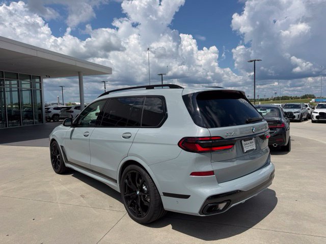 Used 2026 BMW X7 xDrive40i w/ M Sport Package AWD/4WD image 8