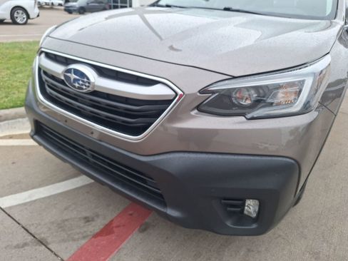 Used 2022 Subaru Outback Premium image 10