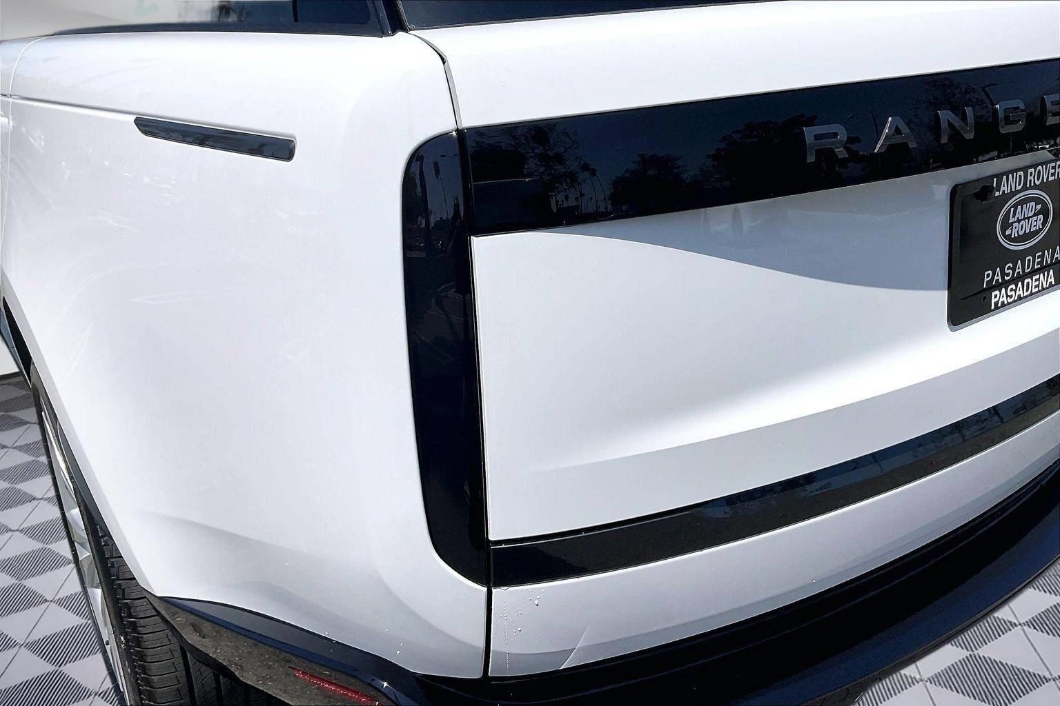 New 2026 Land Rover Range Rover SE AWD/4WD image 8