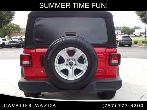 Used 2018 Jeep Wrangler Sport AWD/4WD image 5