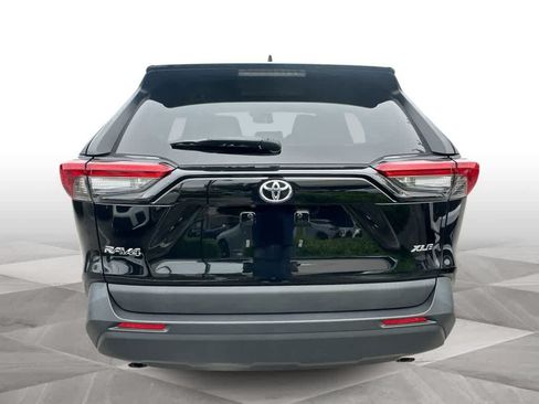 Used 2024 Toyota RAV4 XLE w/ Convenience Package FWD image 7
