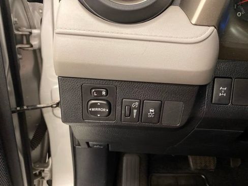 Used 2013 Toyota RAV4 LE AWD/4WD image 16
