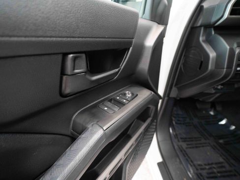 Used 2025 Toyota Tacoma SR AWD/4WD image 7
