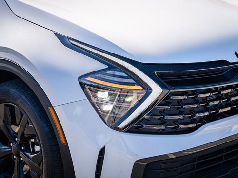 Used 2025 Kia Sportage X-Line w/ Premium Package image 10