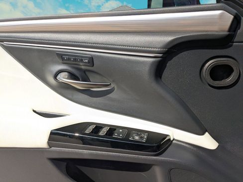 Certified 2024 Lexus ES 350 F Sport w/ Accessory Package (Z2) FWD image 9