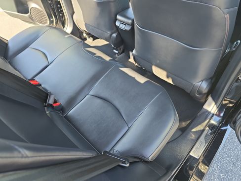 Used 2022 Toyota Prius FWD image 11