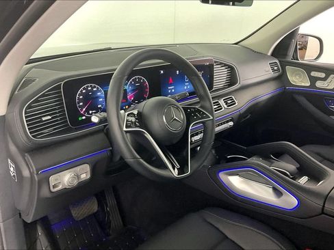 Used 2026 Mercedes-Benz GLS 450 4MATIC image 11