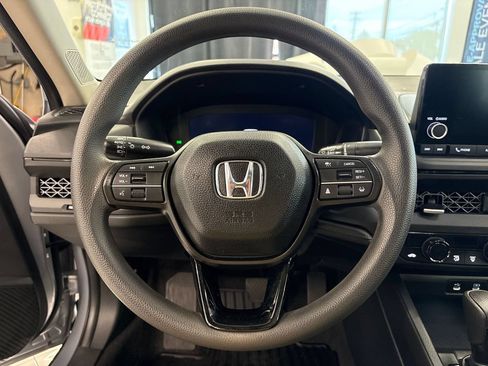 Used 2025 Honda Accord SE image 17