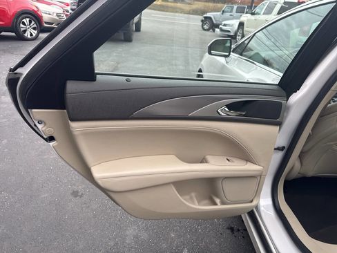 Used 2020 Lincoln MKZ AWD image 16