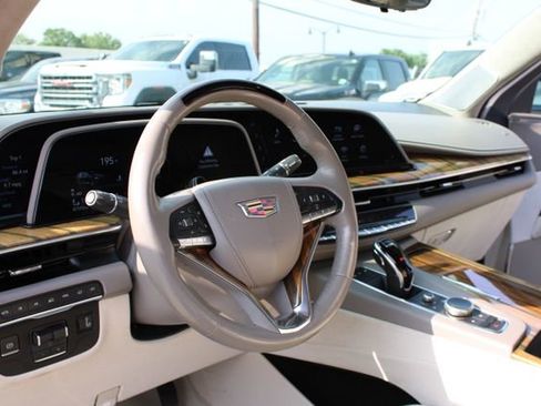 Used 2021 Cadillac Escalade ESV Premium Luxury Platinum AWD/4WD image 20