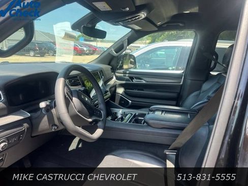 Used 2024 Jeep Wagoneer Series III AWD/4WD image 6