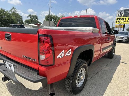 Used 2004 Chevrolet Silverado 2500 LS AWD/4WD image 3