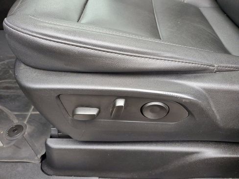 Used 2023 Chevrolet Suburban Z71 w/ Z71 Off-Road Package image 9