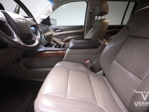 Used 2016 Chevrolet Suburban LTZ image 10