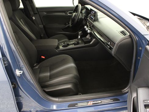 Used 2025 Honda Civic Sport image 35