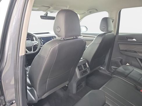 Used 2023 Volkswagen Atlas SE w/ Black Wheel Package AWD/4WD image 12