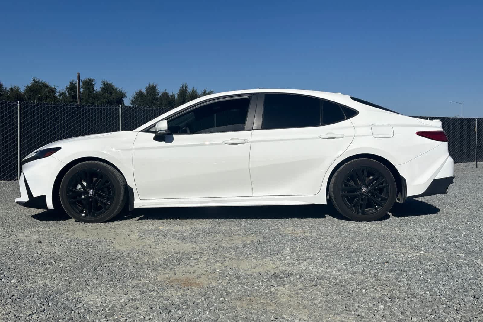 Used 2025 Toyota Camry SE FWD image 5