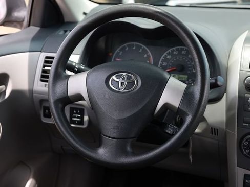 Used 2011 Toyota Corolla LE FWD image 29