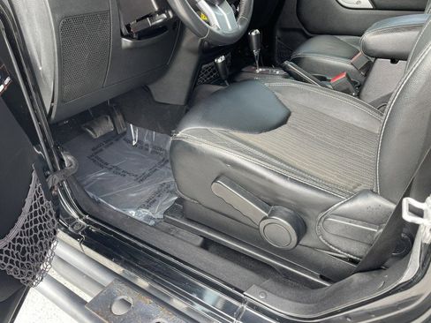 Used 2015 Jeep Wrangler Sport image 10