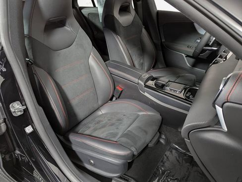 Used 2023 Mercedes-Benz CLA 250 4MATIC image 25