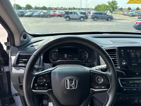 Used 2022 Honda Pilot Touring image 13