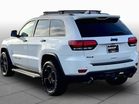 Used 2018 Jeep Grand Cherokee Laredo AWD/4WD image 12