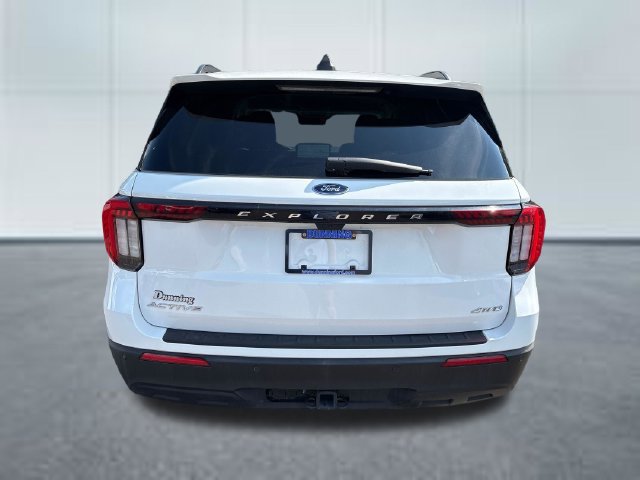 Used 2025 Ford Explorer Active AWD/4WD image 3