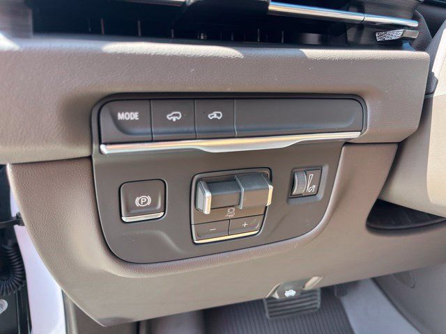 Used 2026 Cadillac Escalade ESV Luxury w/ Touring Package RWD image 18