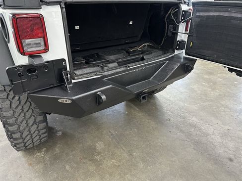 Used 2015 Jeep Wrangler Rubicon w/ Power Convenience Group AWD/4WD image 30