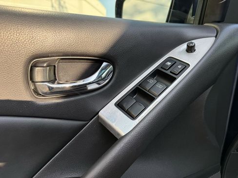 Used 2014 Nissan Murano SL w/ Navigation Package AWD/4WD image 43