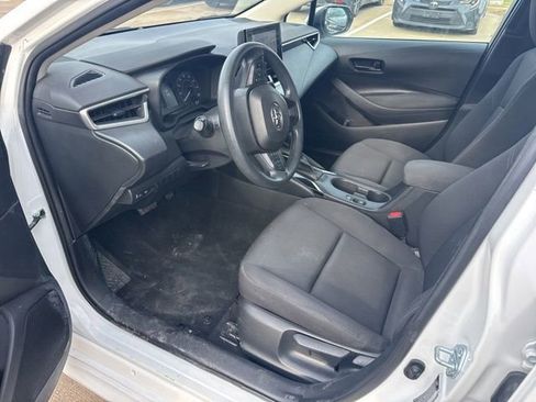 Used 2023 Toyota Corolla LE image 8