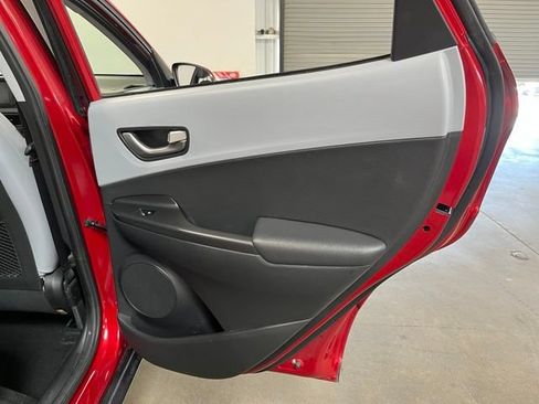 Used 2020 Hyundai Kona Limited FWD image 15