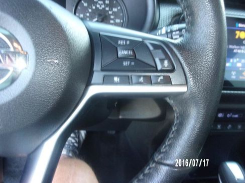 Used 2021 Nissan Kicks SV FWD image 23