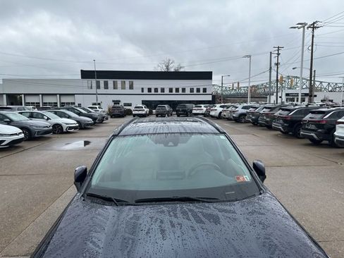 Used 2020 Toyota RAV4 Limited image 9