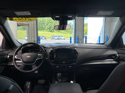 Used 2023 Chevrolet Traverse LT AWD/4WD image 11