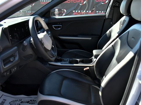 Used 2025 Kia K4 GT-Line w/ GT-Line Premium Package image 18