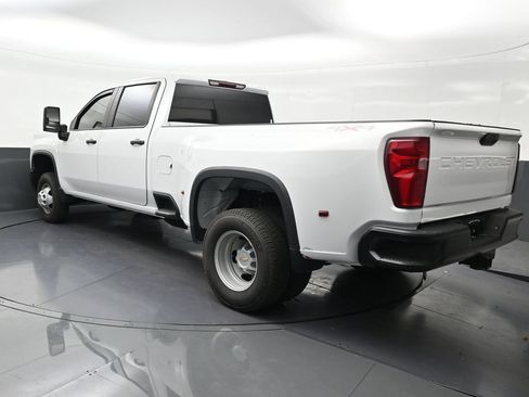 Used 2025 Chevrolet Silverado 3500 W/T AWD/4WD image 3