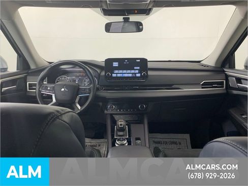 Used 2024 Mitsubishi Outlander SE image 34