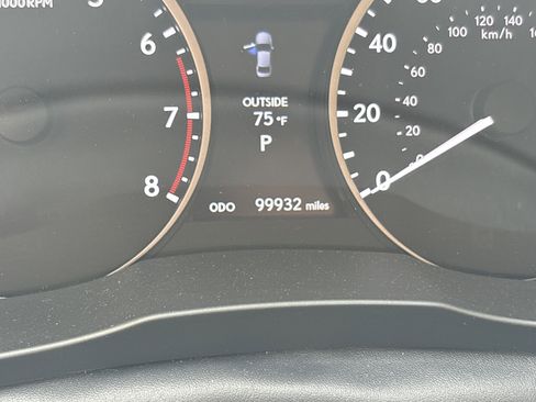 Used 2014 Lexus ES 350 w/ Luxury Package image 22