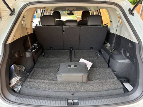 Used 2023 Volkswagen Tiguan SE FWD image 35