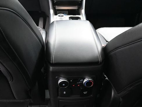 Used 2024 Ford Explorer Limited w/ Limited Technology Package image 20